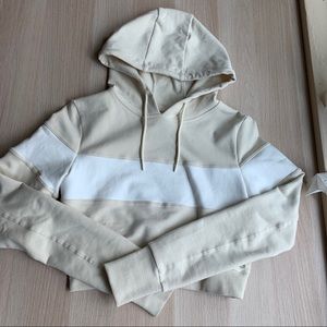 BUFFBUNNY | Wanderlust Crop Hoodie